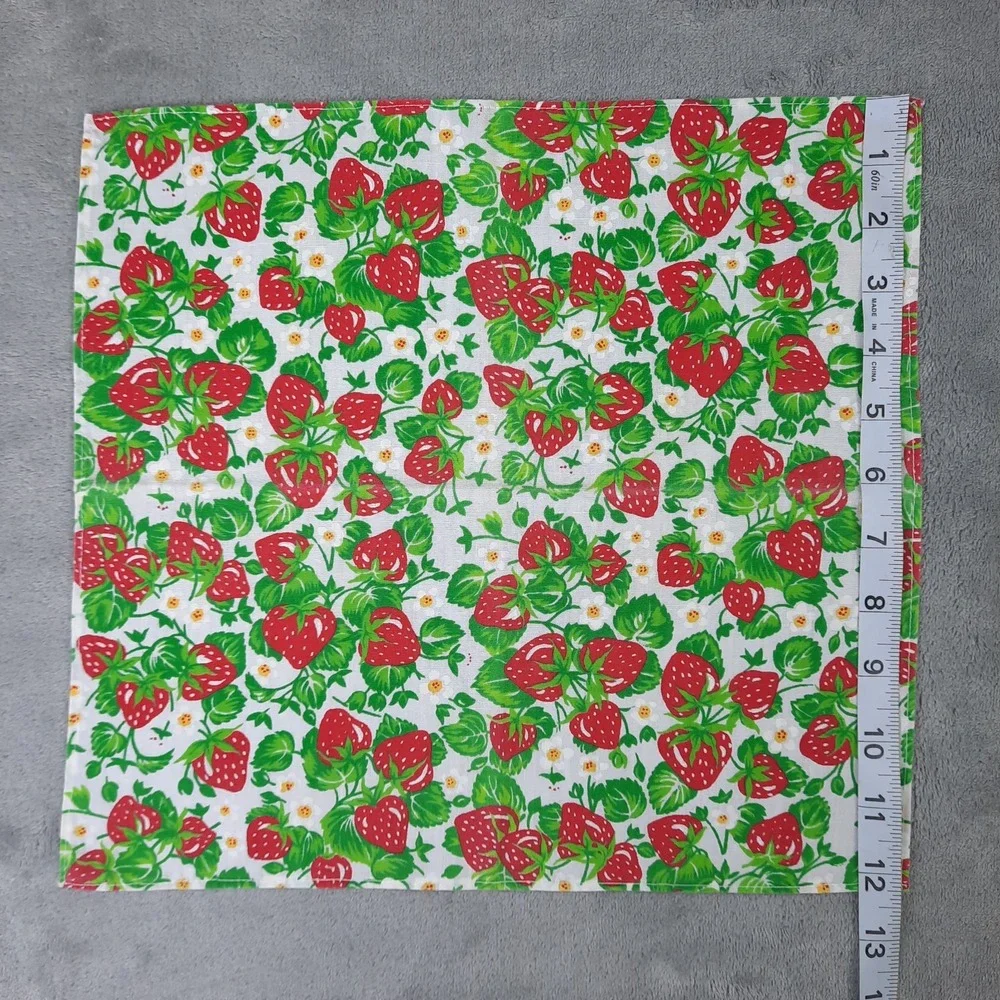 VTG Handmade Cloth Napkins Strawberry Flowers Cotton Set of 4 Cottagecore 13x12